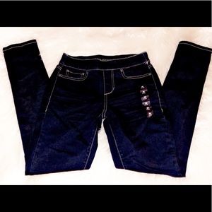 🆕MAURICES Dark Wash Skinny Jean